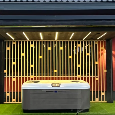 Pergola s zipSCREEN stínícím systémem, NOVÁ